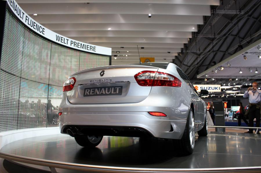  Renault Fluence 2010 года  (фото 20 из 146)